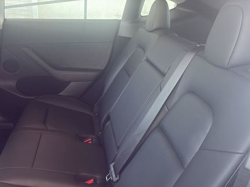 Used 2023 Tesla Model Y Long Range AWD/4WD image 13