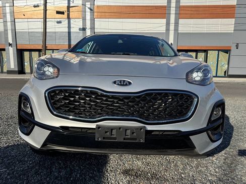 Used 2021 Kia Sportage LX image 2