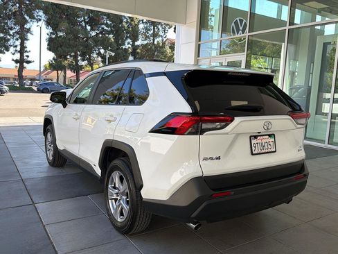 Used 2025 Toyota RAV4 LE AWD/4WD image 3