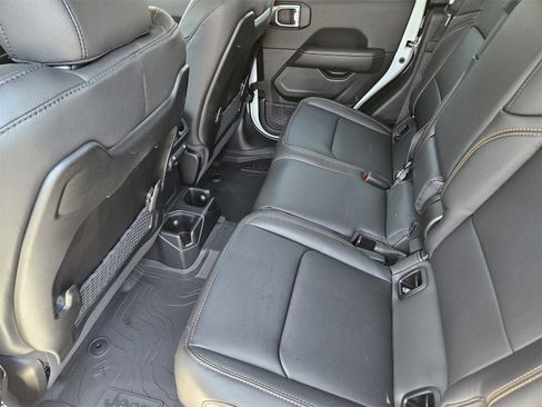 New 2025 Jeep Gladiator Sport image 30