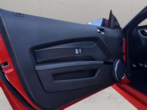 Used 2011 Ford Mustang GT Premium w/ Comfort Pkg RWD image 17