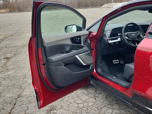 New 2026 Cadillac Optiq Sport 1 image 17