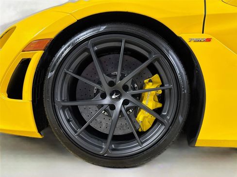 Used 2024 McLaren 750S Spider image 33