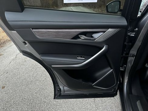 Used 2023 Jaguar F-PACE image 13