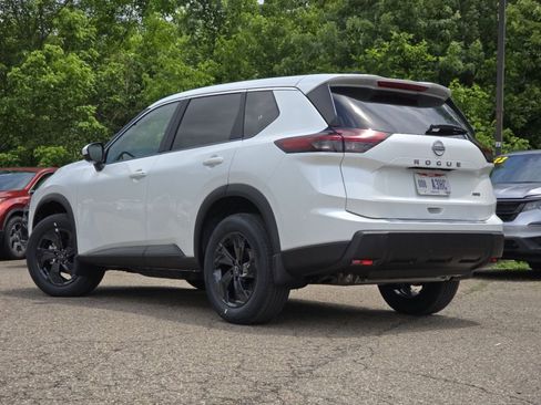 New 2026 Nissan Rogue SV w/ Cold Weather Package AWD/4WD image 9