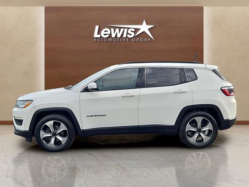 Used 2020 Jeep Compass Latitude image 2