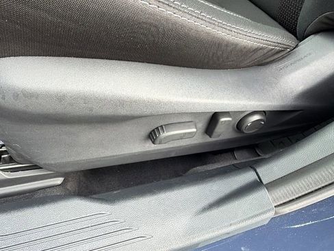 Used 2025 Subaru Outback Premium image 21