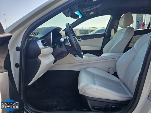 Used 2025 Genesis G70 2.5T AWD/4WD image 14