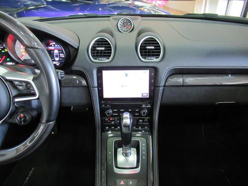 Used 2024 Porsche 718 Boxster GTS w/ GTS Interior Package image 17