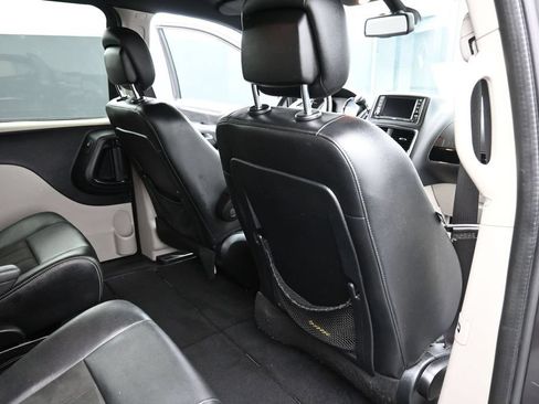 Used 2020 Dodge Grand Caravan SXT FWD image 15