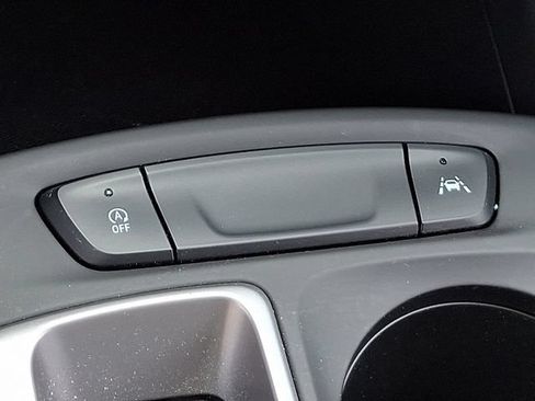 Used 2024 Chevrolet Trax LS w/ LS Convenience Package FWD image 18
