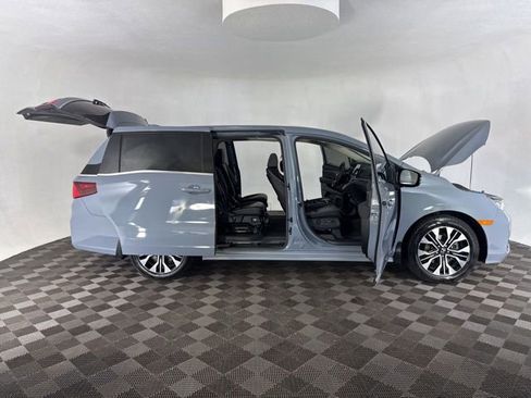 Certified 2025 Honda Odyssey Elite image 16