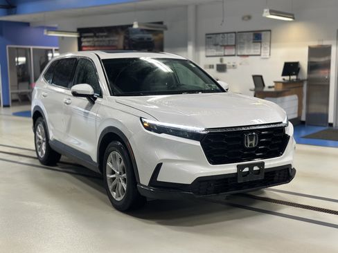 Used 2024 Honda CR-V EX-L image 3