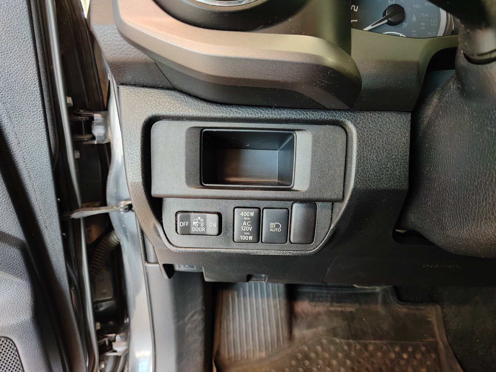 Used 2019 Toyota Tacoma TRD Sport AWD/4WD image 11