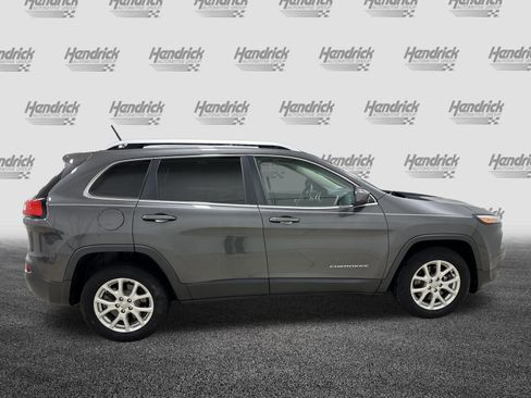 Used 2015 Jeep Cherokee Latitude w/ Cold Weather Group image 11