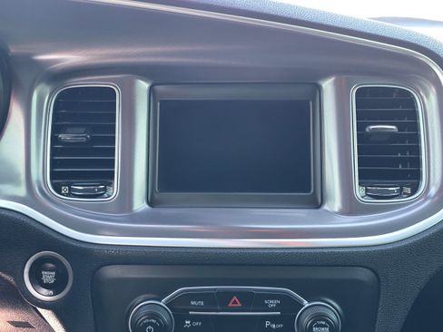 Used 2019 Dodge Charger SXT RWD image 20