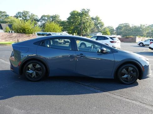 Used 2026 Toyota Prius Plug-In Hybrid FWD image 9