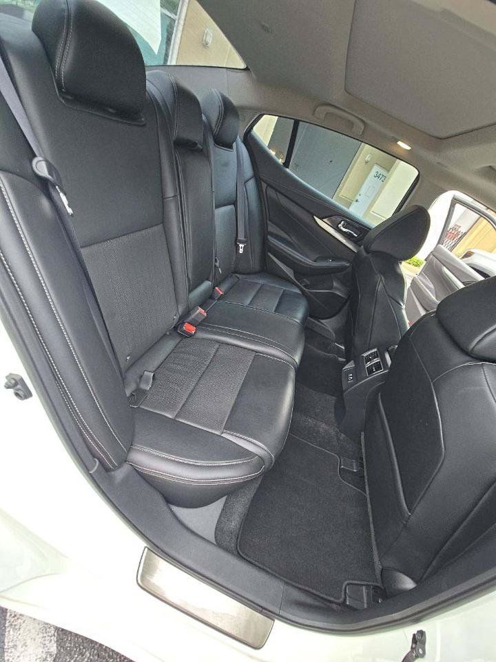 Used 2019 Nissan Maxima 3.5 SL w/ Floor Mat Group FWD image 14