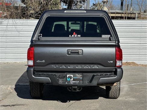 Used 2017 Toyota Tacoma SR image 11