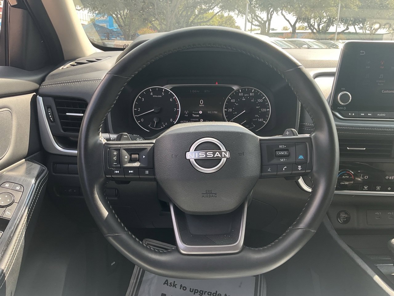 Used 2025 Nissan Rogue SV FWD image 28
