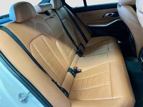 Used 2021 BMW 330i xDrive Sedan w/ Premium Package image 29