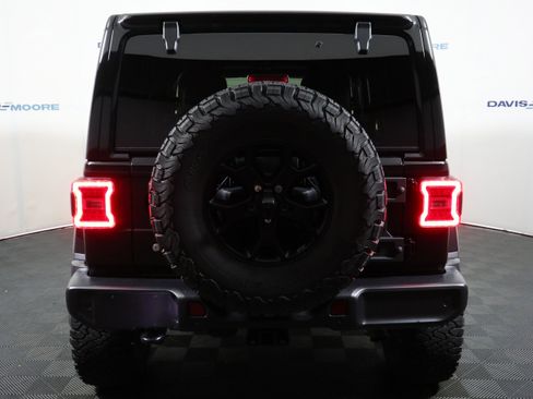 Used 2018 Jeep Wrangler Unlimited Sahara w/ Quick Order Package 24M Moab AWD/4WD image 7
