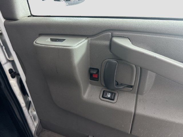 Used 2017 Chevrolet Express 2500 RWD image 24