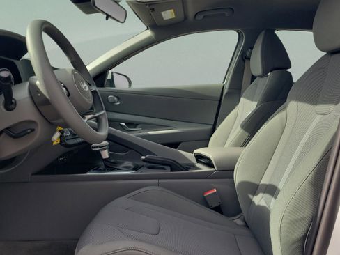 New 2026 Hyundai Elantra SE image 18