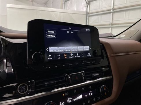 Used 2024 Nissan Pathfinder Platinum w/ Black Appearance Package image 26