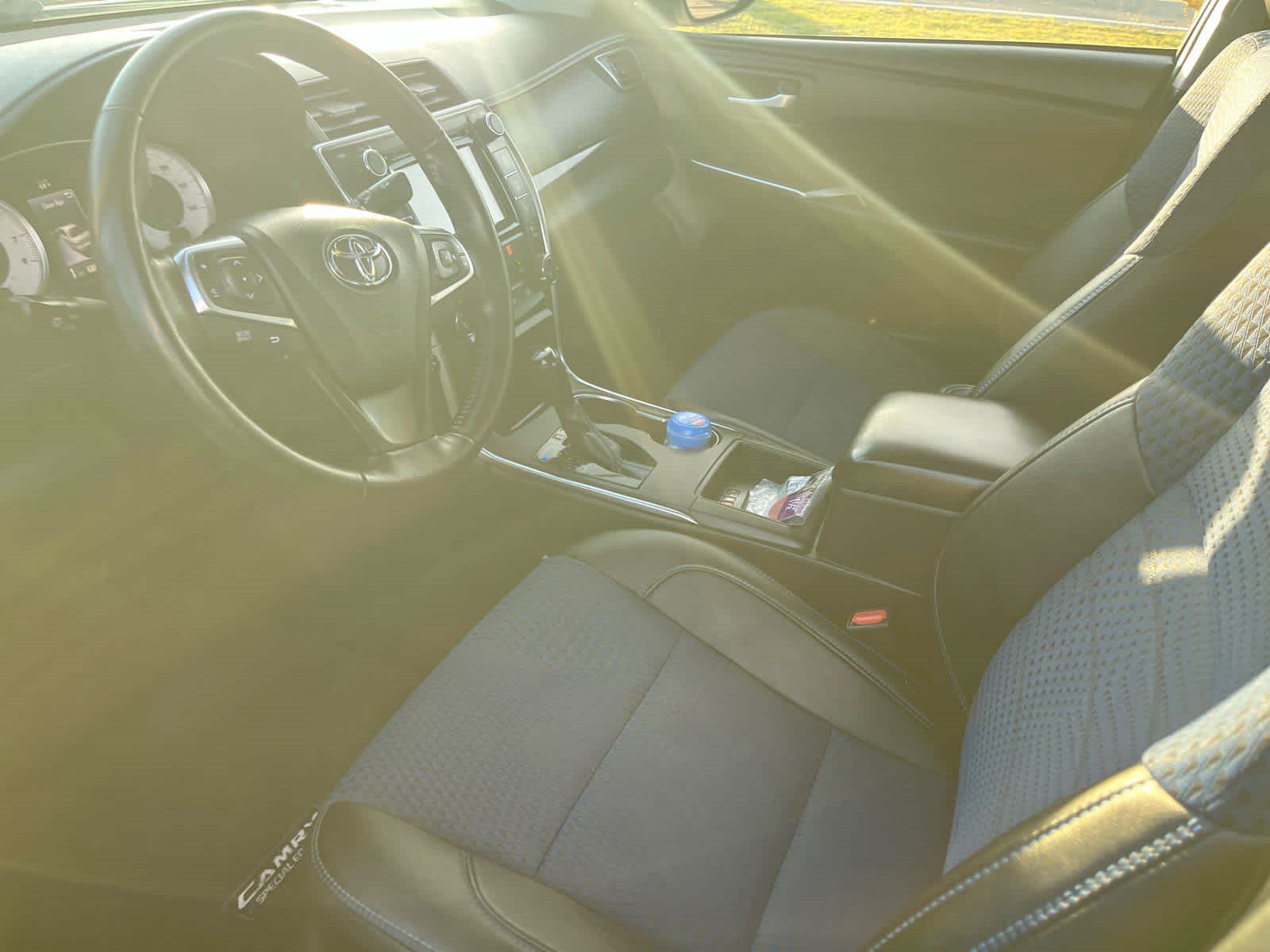 Used 2016 Toyota Camry SE FWD image 13