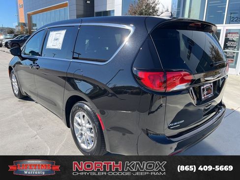 New 2026 Chrysler Voyager LX image 17
