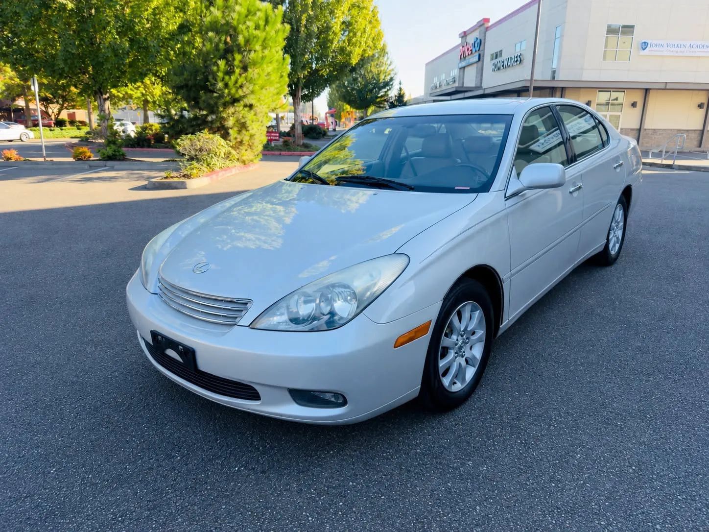 Used 2004 Lexus ES 330 w/ Premium Pkg FWD image 1