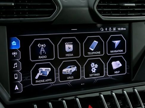 Used 2019 Lamborghini Urus AWD/4WD image 29