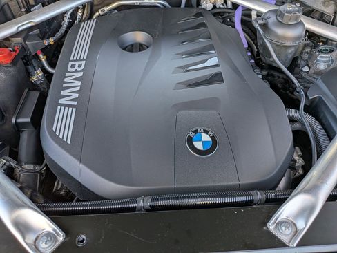 Used 2025 BMW X7 xDrive40i w/ Premium Package image 37