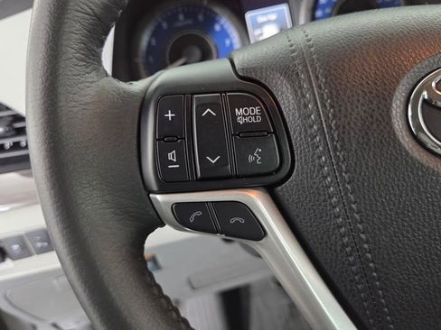 Used 2018 Toyota Sienna XLE w/ XLE Navigation Package image 16