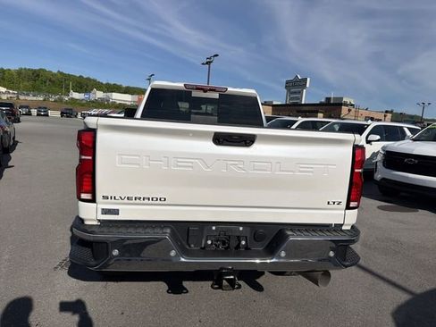 Used 2024 Chevrolet Silverado 2500 LTZ w/ LTZ Convenience Package AWD/4WD image 7