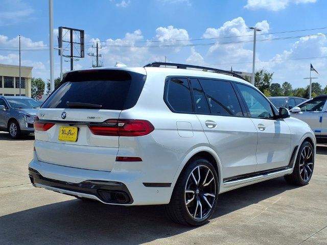 Used 2021 BMW X7 xDrive40i w/ M Sport Package AWD/4WD image 2