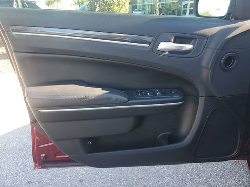 Used 2022 Chrysler 300 Touring image 26