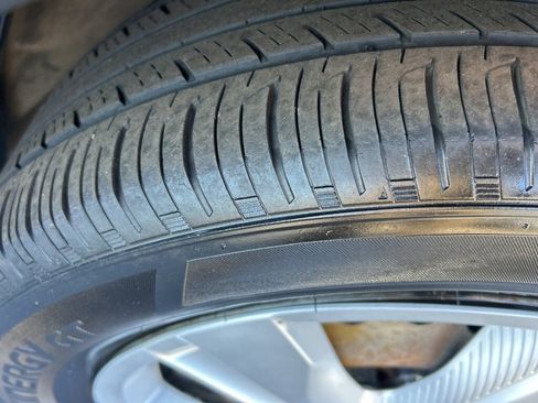 Used 2019 Nissan Kicks S image 22