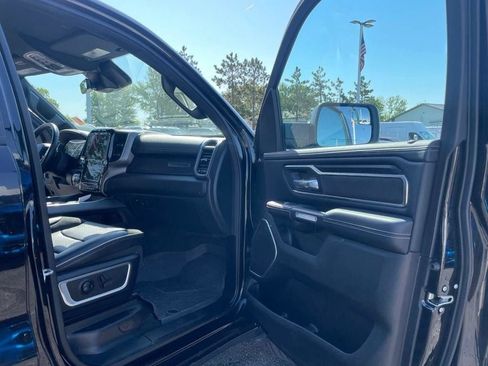 Used 2023 RAM 1500 Laramie AWD/4WD image 32