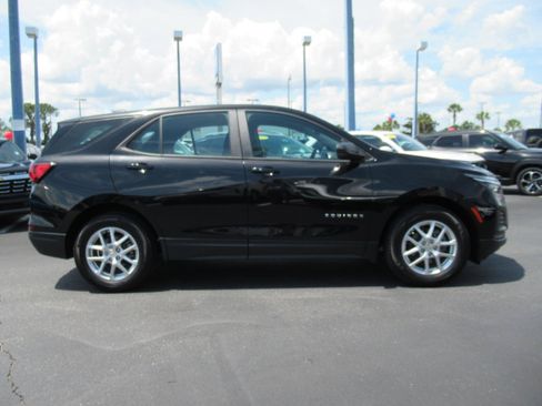 Used 2024 Chevrolet Equinox LS w/ Driver Confidence II Package FWD image 4