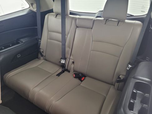 Used 2016 Honda Pilot Touring image 13