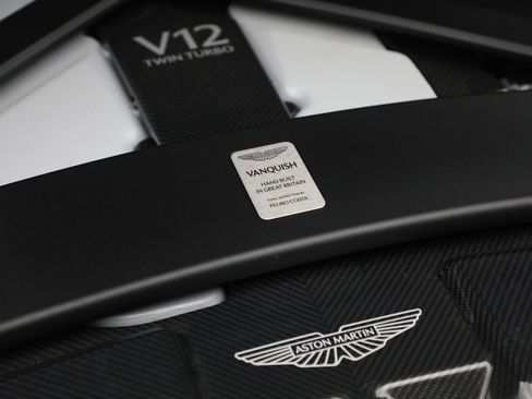 Used 2025 Aston Martin Vanquish RWD image 34