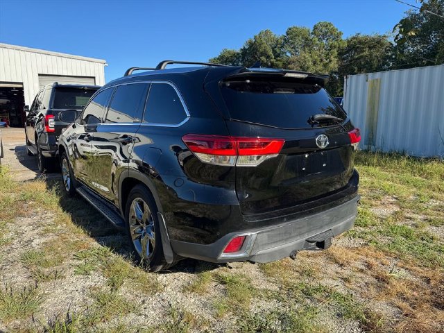 Used 2017 Toyota Highlander Limited Platinum AWD/4WD image 2