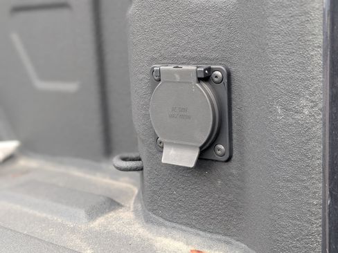 Used 2023 Chevrolet Silverado 1500 Custom Trail Boss image 31