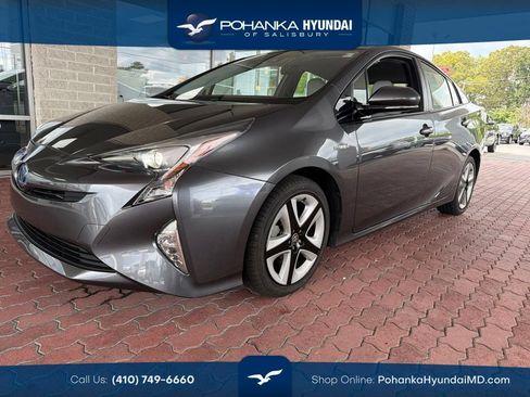 Used 2016 Toyota Prius Three Touring FWD image 1