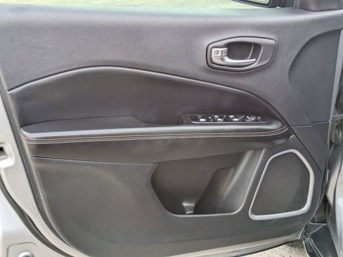 Used 2020 Jeep Compass Latitude image 10