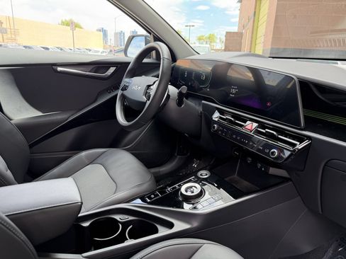 Used 2023 Kia Niro EX w/ EX Cold Weather Package FWD image 39