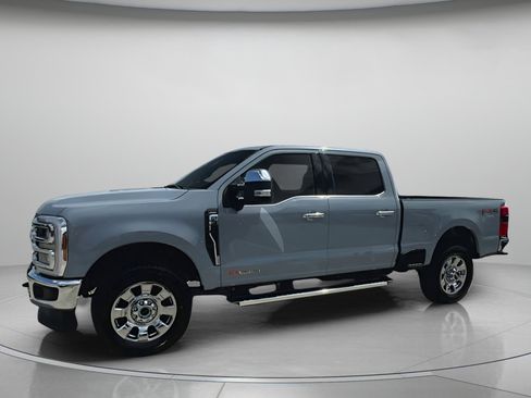 Used 2025 Ford F350 Lariat w/ Chrome Package AWD/4WD image 14