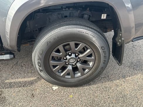 Used 2021 Toyota Tacoma SR5 image 37